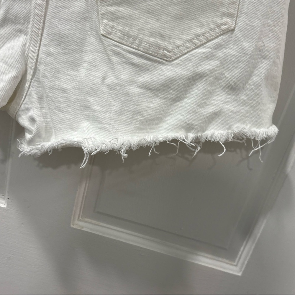 Abercrombie & Fitch Women’s The Cutoff Short Size 27/4 High Rise White Distress - Picture 7 of 8